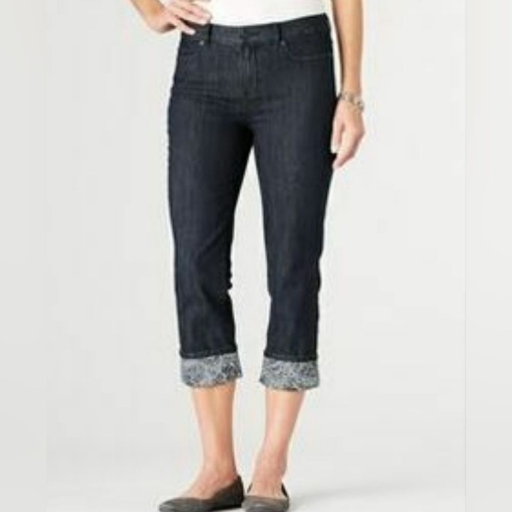 💇‍♀️Coldwater Creek Blue Natural Fit Floral Cuffed Capri Jeans Size 20